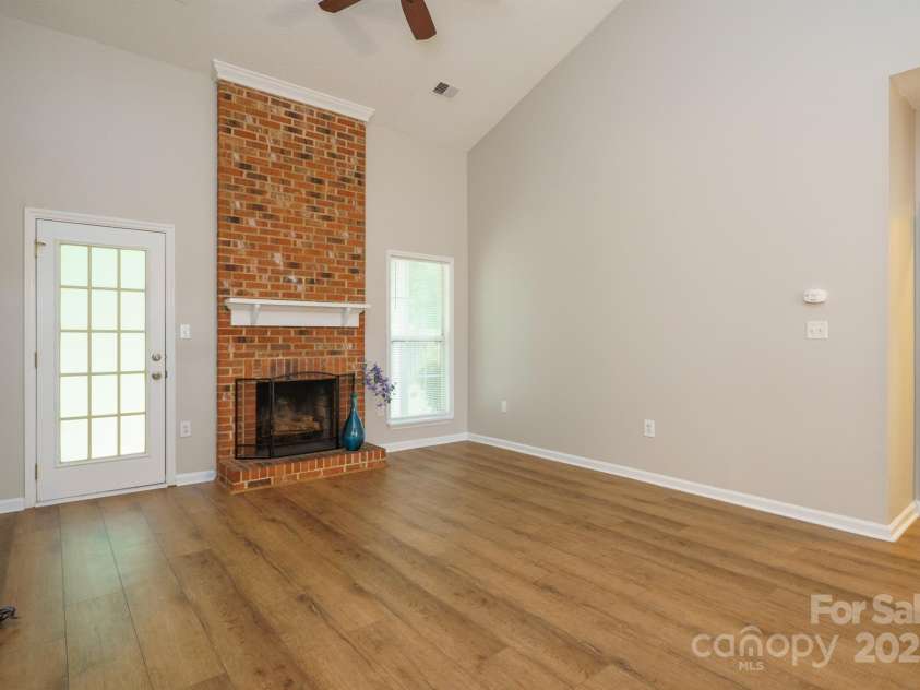 6007 Kenmore Lane, Indian Trail, NC 28079.  MLS# CAR4251243, YatesRealty ID 9044. Living Room
