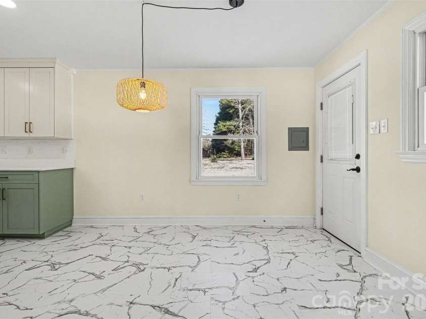 416 Old Mountain Road, Statesville, NC 28677.  MLS# CAR4341501, YatesRealty ID 9046. 