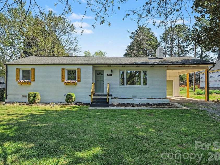 416 Old Mountain Road, Statesville, NC 28677.  MLS# CAR4341501, YatesRealty ID 9046. 