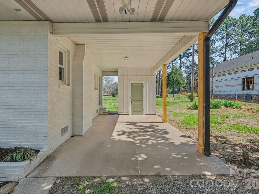 416 Old Mountain Road, Statesville, NC 28677.  MLS# CAR4341501, YatesRealty ID 9046. 