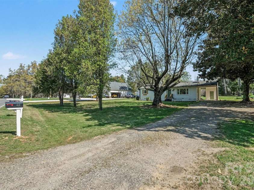 416 Old Mountain Road, Statesville, NC 28677.  MLS# CAR4341501, YatesRealty ID 9046. 