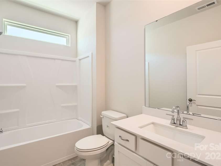 5944 Oak Branch Circle, Maiden, NC 28650.  MLS# CAR4222393, YatesRealty ID 9047. Bathroom
