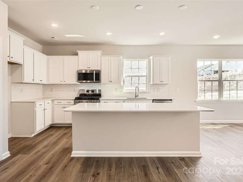 5944 Oak Branch Circle, Maiden, NC 28650.  MLS# CAR4222393, YatesRealty ID 9047. Kitchen