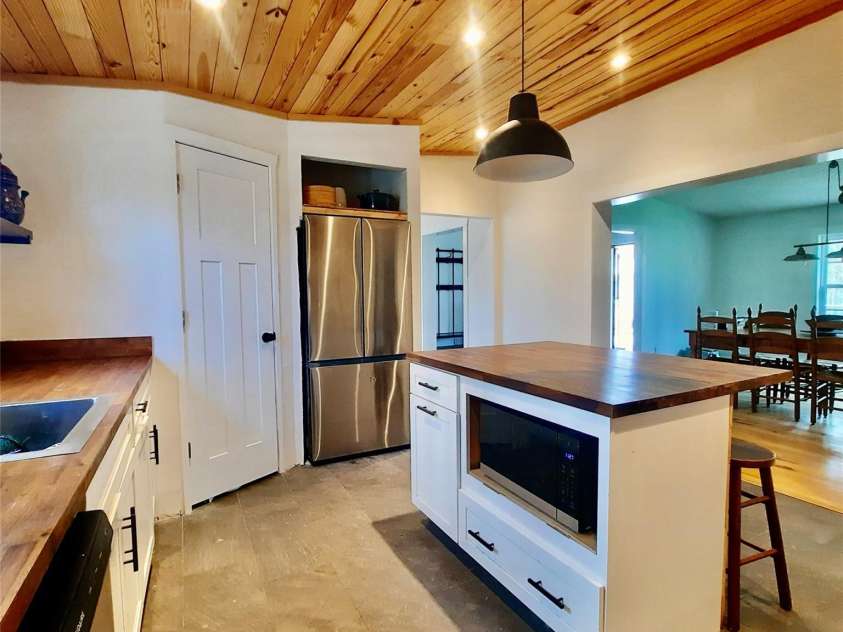 119 Grant Lane, Saluda, NC 28773.  MLS# CAR4360220, YatesRealty ID 9048. New butcher block counters