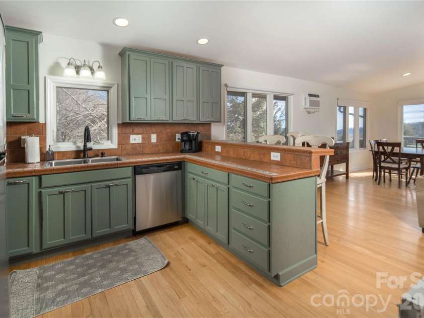 1628 Skyland Drive, Seven Devils, NC 28604.  MLS# CAR4346493, YatesRealty ID 9049. 