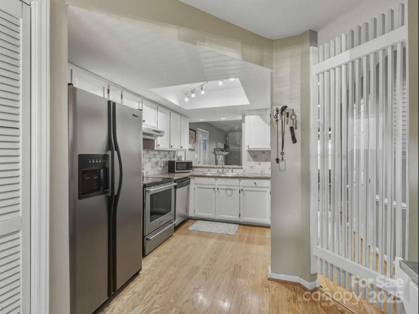 5215 Amity Springs Drive, Charlotte, NC 28212.  MLS# CAR4325111, YatesRealty ID 905. 