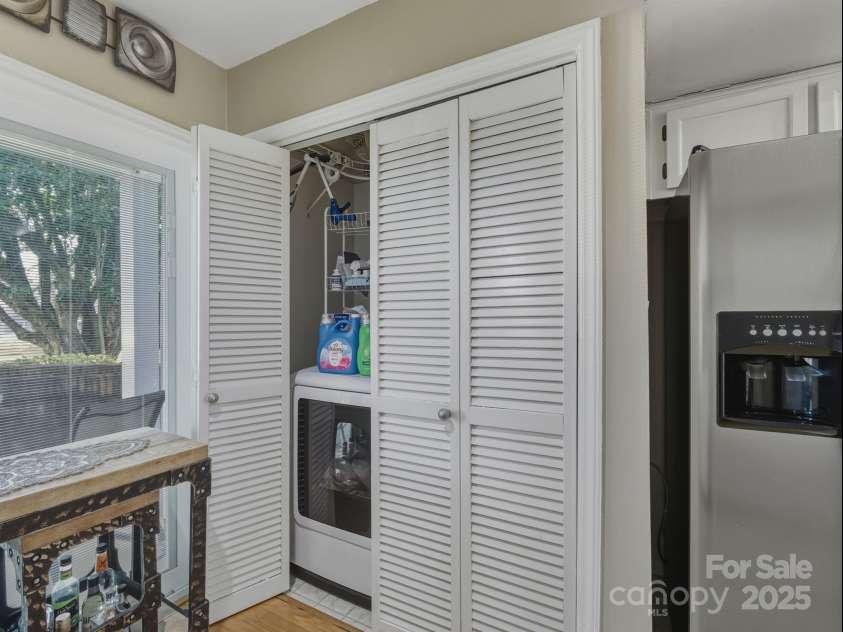 5215 Amity Springs Drive, Charlotte, NC 28212.  MLS# CAR4325111, YatesRealty ID 905. 