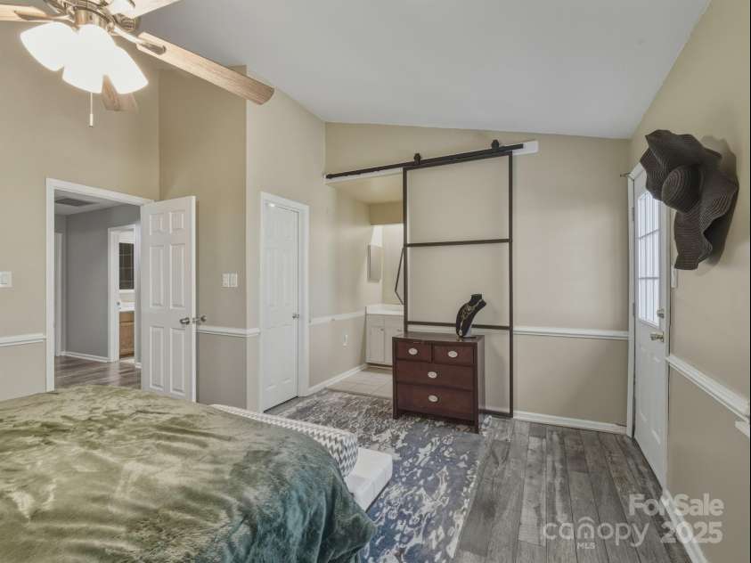 5215 Amity Springs Drive, Charlotte, NC 28212.  MLS# CAR4325111, YatesRealty ID 905. 