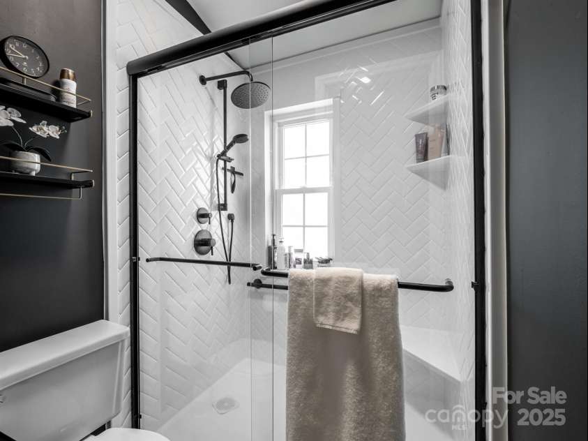 5215 Amity Springs Drive, Charlotte, NC 28212.  MLS# CAR4325111, YatesRealty ID 905. 