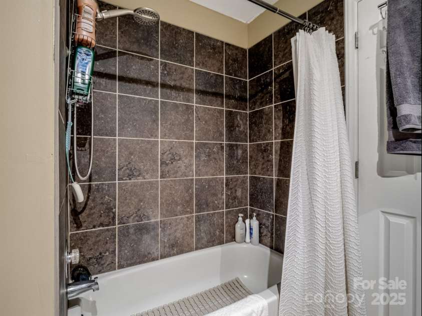 5215 Amity Springs Drive, Charlotte, NC 28212.  MLS# CAR4325111, YatesRealty ID 905. 