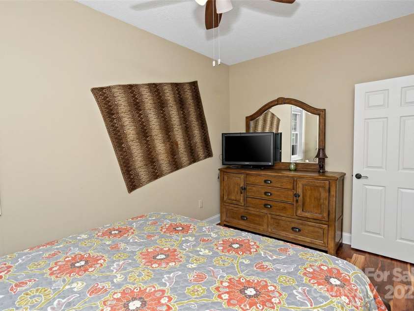 735 Bills Mountain Trail, Lake Lure, NC 28746.  MLS# CAR4316813, YatesRealty ID 905. 