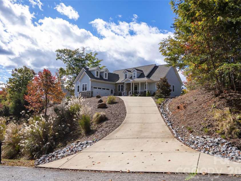 735 Bills Mountain Trail, Lake Lure, NC 28746.  MLS# CAR4316813, YatesRealty ID 905. 