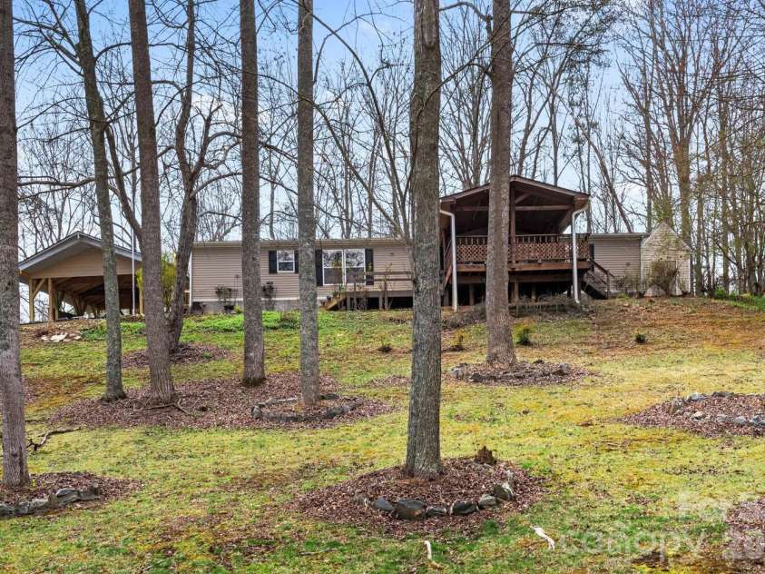 18 Henry White Lane, Leicester, NC 28748.  MLS# CAR4336718, YatesRealty ID 9050. 