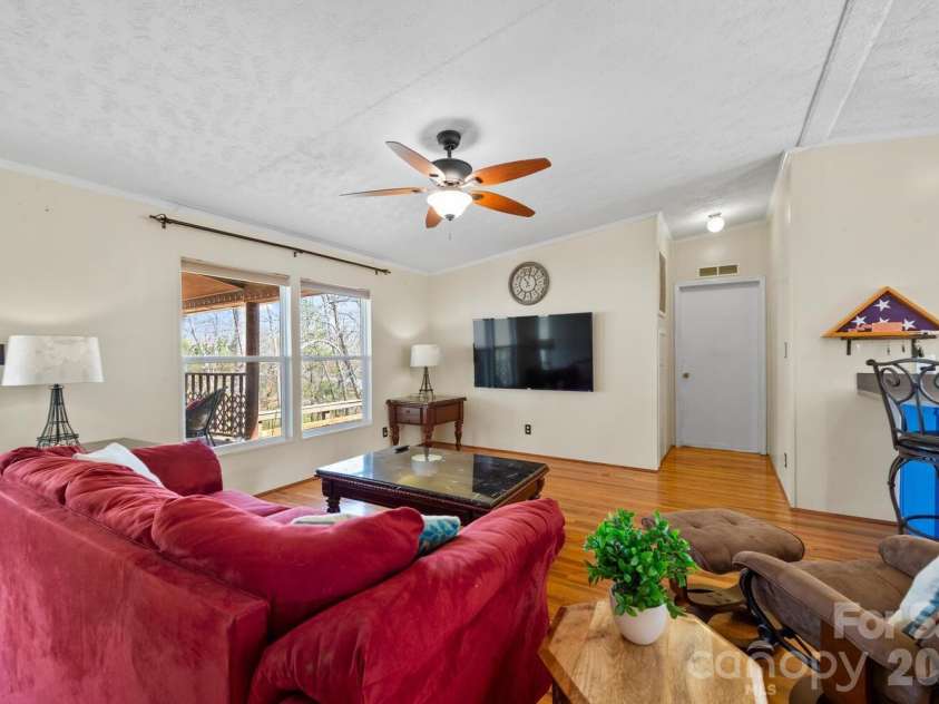 18 Henry White Lane, Leicester, NC 28748.  MLS# CAR4336718, YatesRealty ID 9050. 