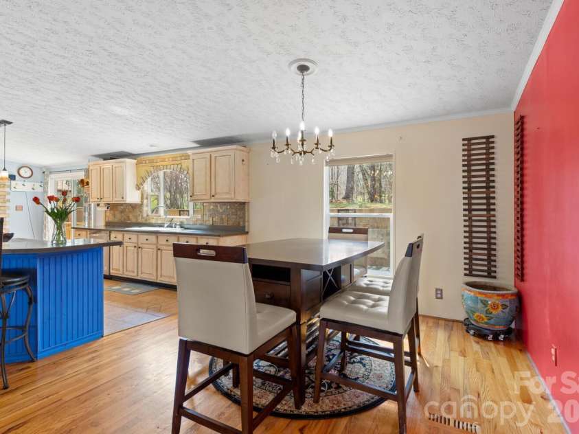 18 Henry White Lane, Leicester, NC 28748.  MLS# CAR4336718, YatesRealty ID 9050. 
