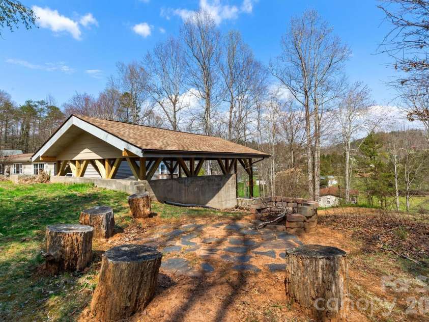 18 Henry White Lane, Leicester, NC 28748.  MLS# CAR4336718, YatesRealty ID 9050. 