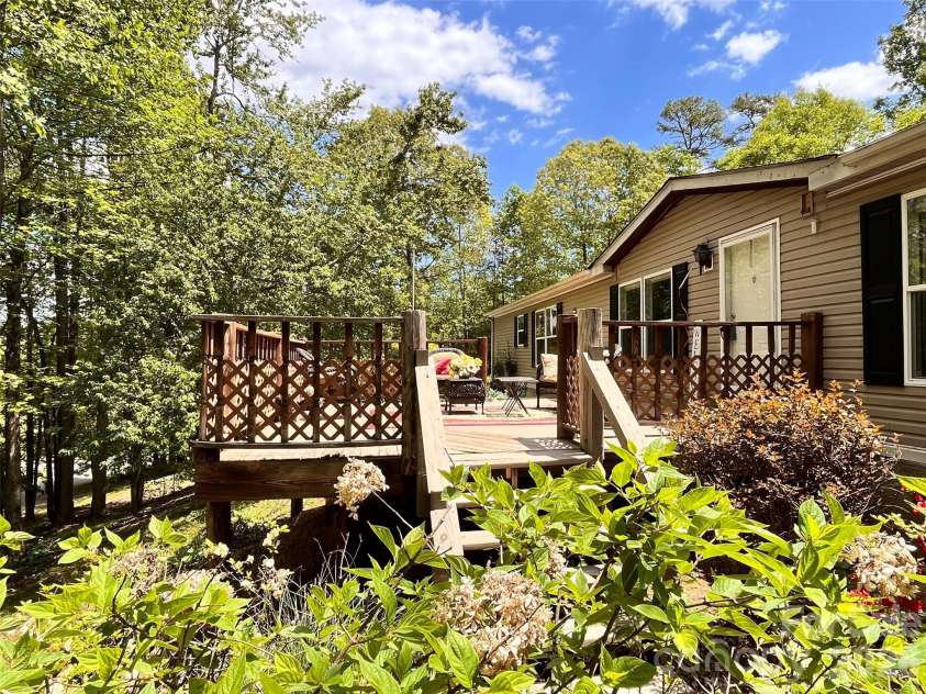 18 Henry White Lane, Leicester, NC 28748.  MLS# CAR4336718, YatesRealty ID 9050. 