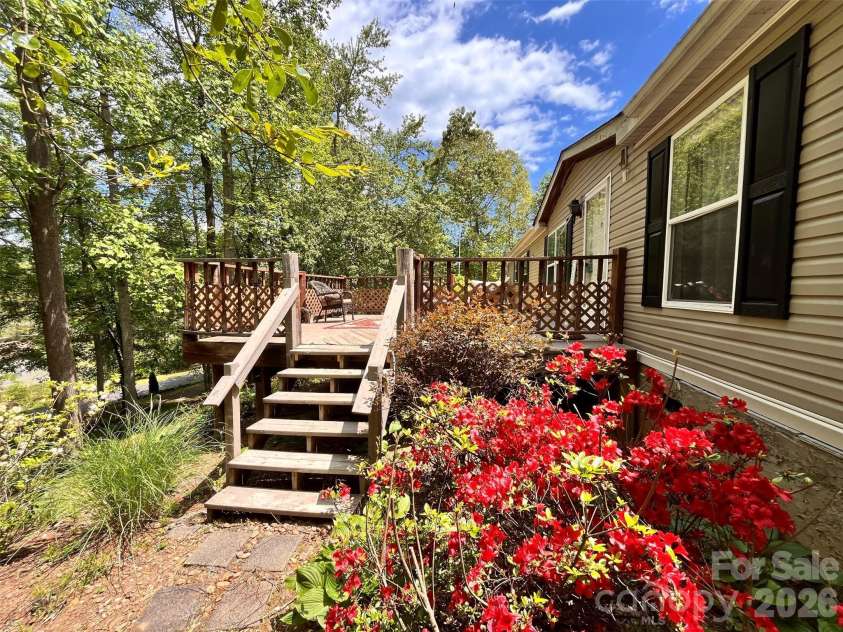 18 Henry White Lane, Leicester, NC 28748.  MLS# CAR4336718, YatesRealty ID 9050. 