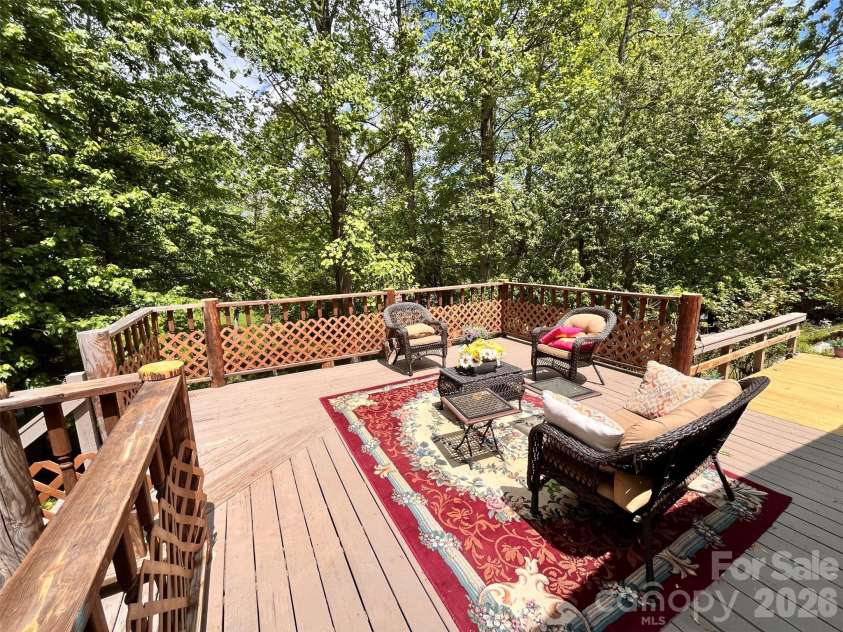18 Henry White Lane, Leicester, NC 28748.  MLS# CAR4336718, YatesRealty ID 9050. 