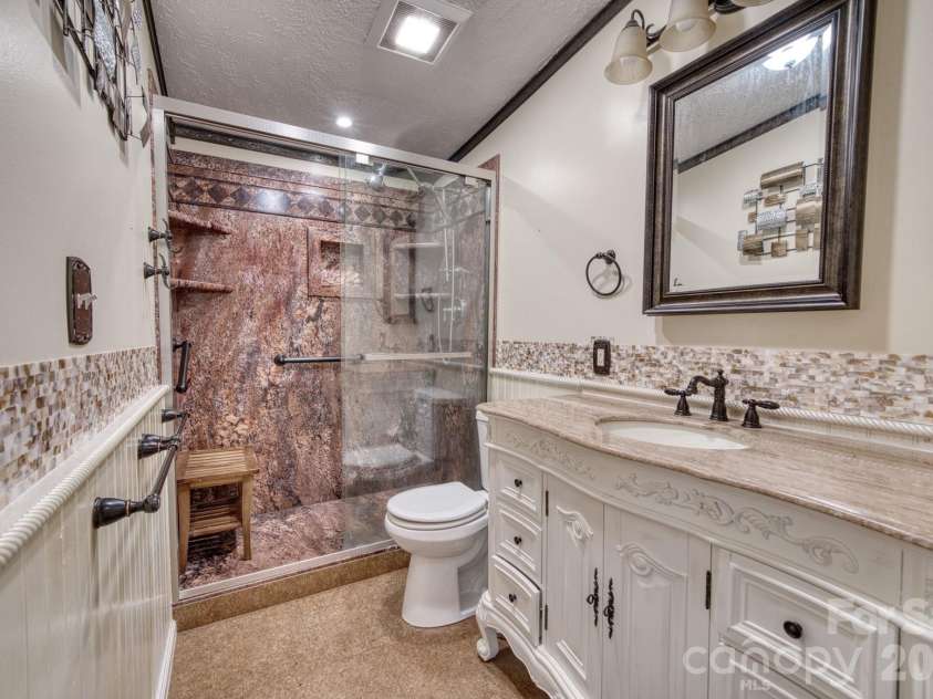 18 Henry White Lane, Leicester, NC 28748.  MLS# CAR4419769, YatesRealty ID 9050. 