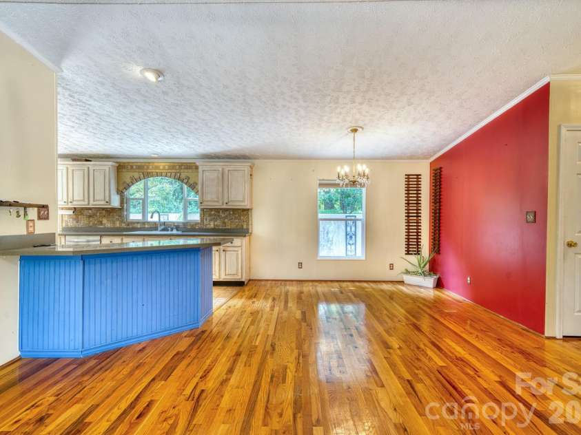 18 Henry White Lane, Leicester, NC 28748.  MLS# CAR4419769, YatesRealty ID 9050. 