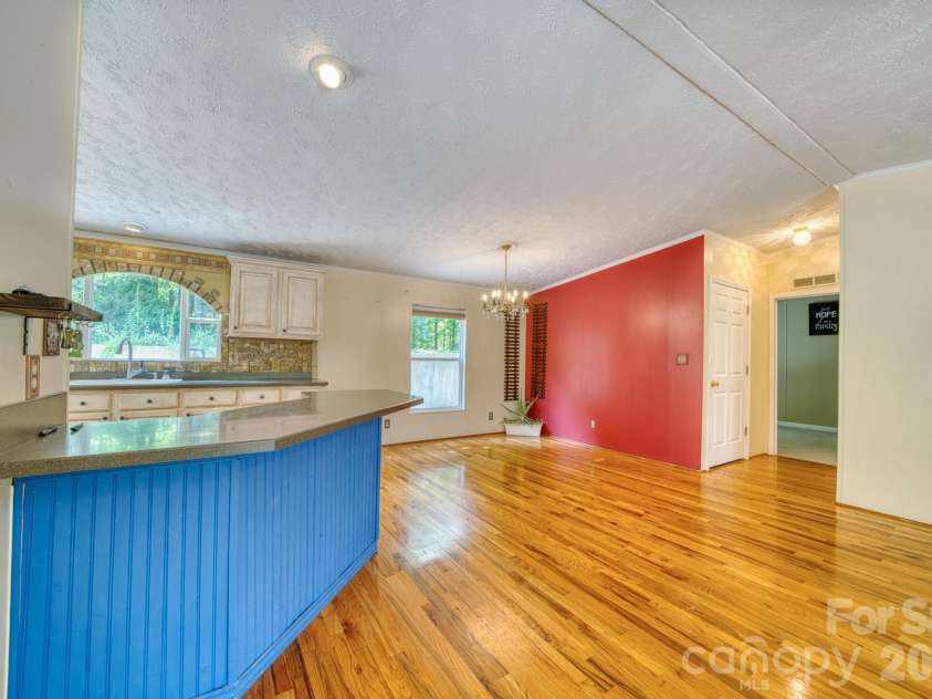 18 Henry White Lane, Leicester, NC 28748.  MLS# CAR4419769, YatesRealty ID 9050. 