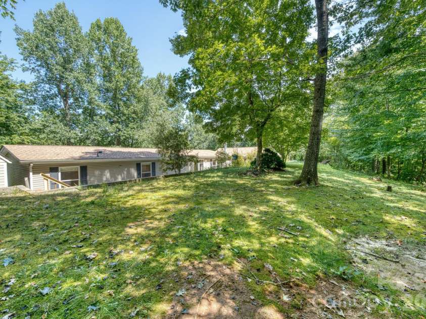 18 Henry White Lane, Leicester, NC 28748.  MLS# CAR4419769, YatesRealty ID 9050. 