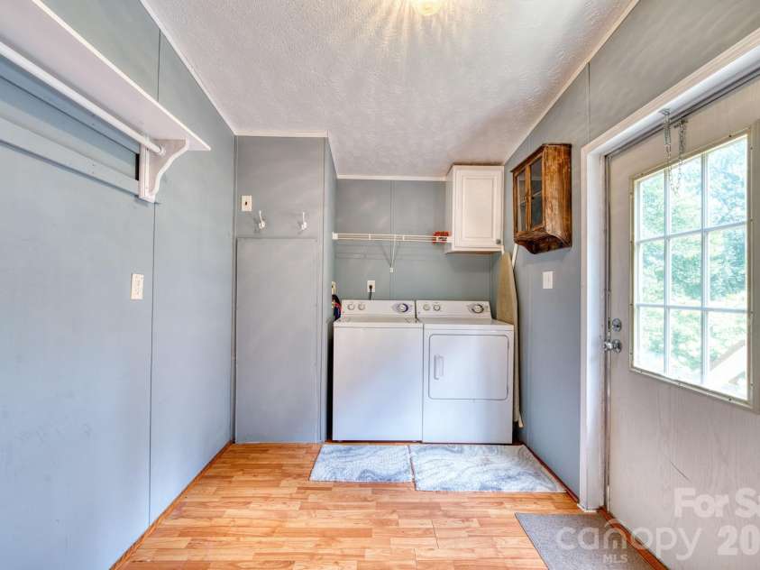18 Henry White Lane, Leicester, NC 28748.  MLS# CAR4419769, YatesRealty ID 9050. 
