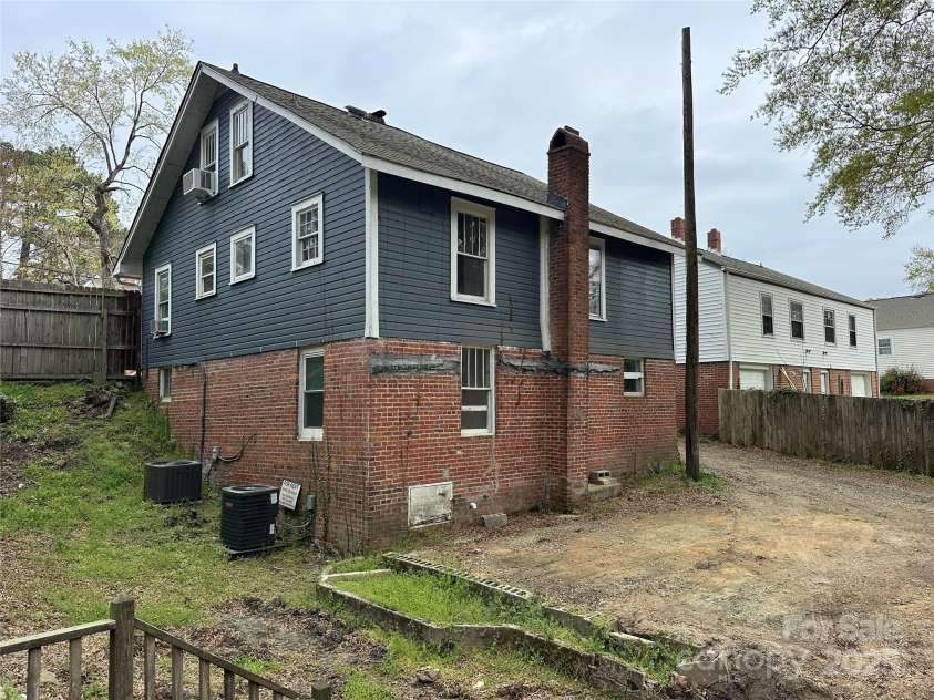 2503,2505,2507,2509,2511 Chapel Hill Road, Durham, NC 27707.  MLS# CAR4252311, YatesRealty ID 9050. 