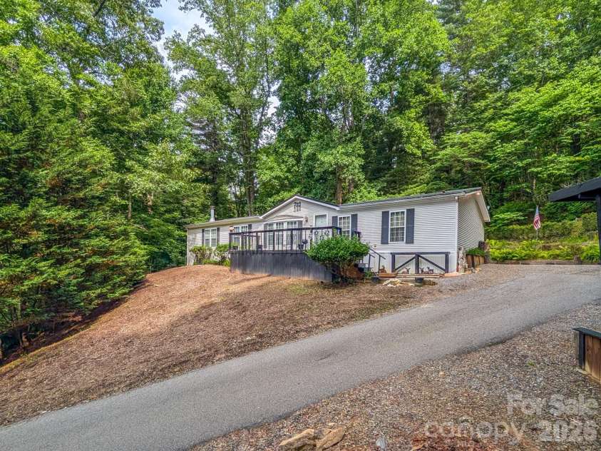 1372 Lickskillet Road, Burnsville, NC 28714.  MLS# CAR4333089, YatesRealty ID 9051. 