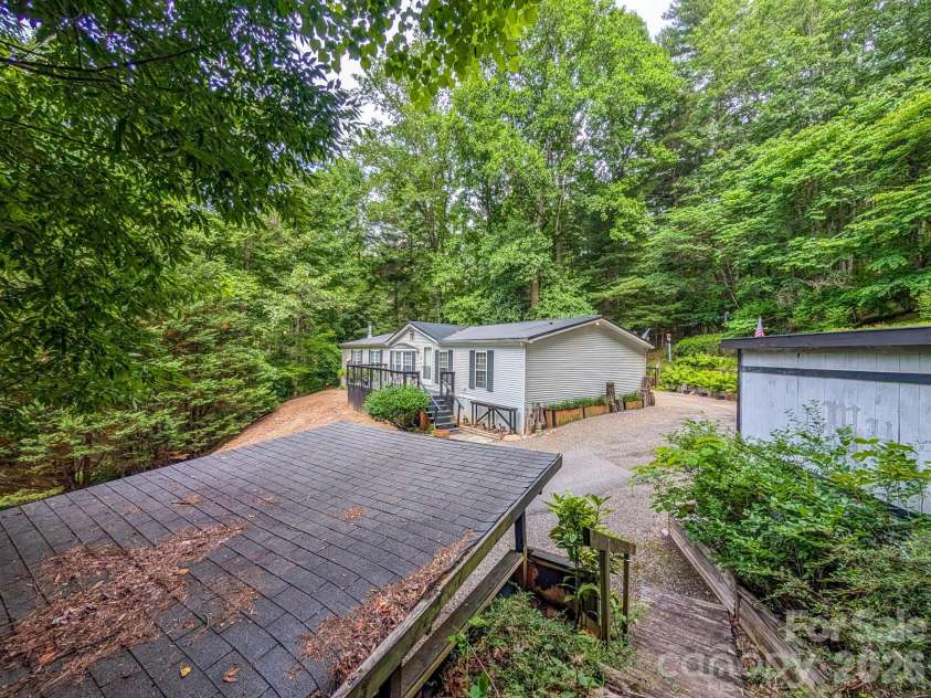 1372 Lickskillet Road, Burnsville, NC 28714.  MLS# CAR4333089, YatesRealty ID 9051. 