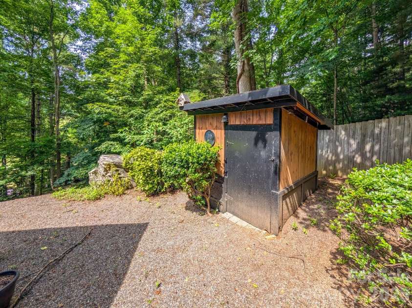 1372 Lickskillet Road, Burnsville, NC 28714.  MLS# CAR4333089, YatesRealty ID 9051. 