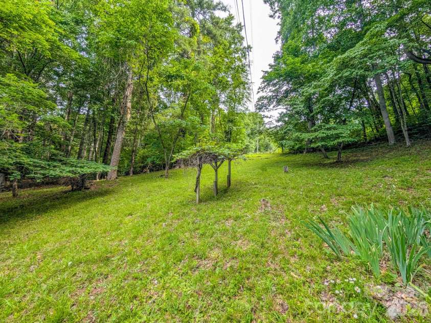 1372 Lickskillet Road, Burnsville, NC 28714.  MLS# CAR4333089, YatesRealty ID 9051. 