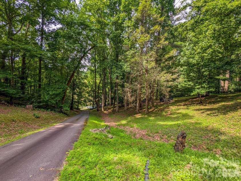 1372 Lickskillet Road, Burnsville, NC 28714.  MLS# CAR4333089, YatesRealty ID 9051. 
