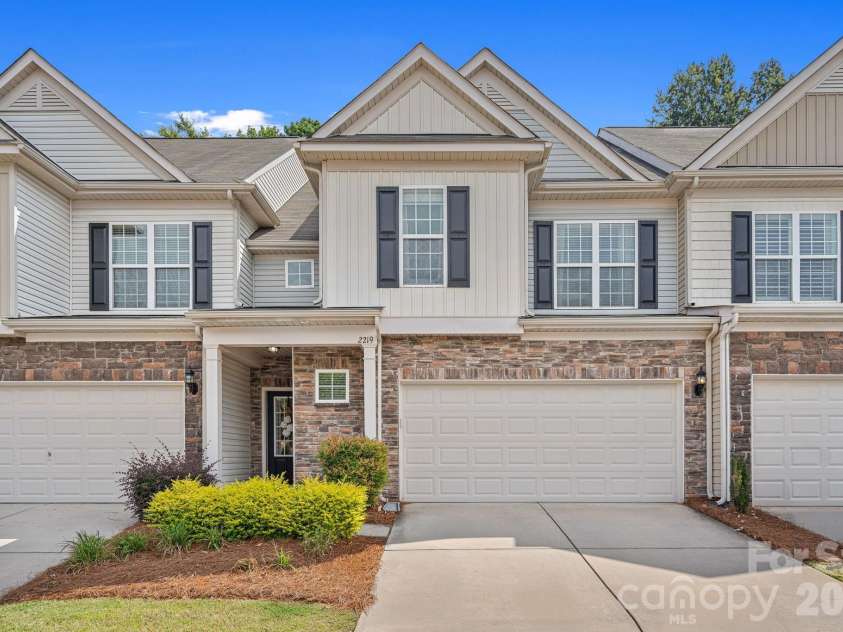 2219 Whitford Lane, Charlotte, NC 28210.  MLS# CAR4362110, YatesRealty ID 9052. 