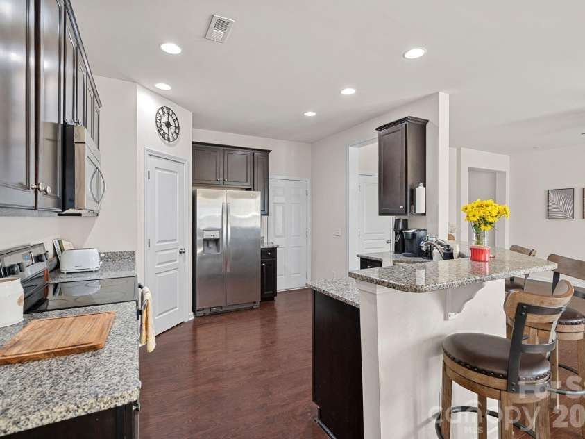 2219 Whitford Lane, Charlotte, NC 28210.  MLS# CAR4362110, YatesRealty ID 9052. 