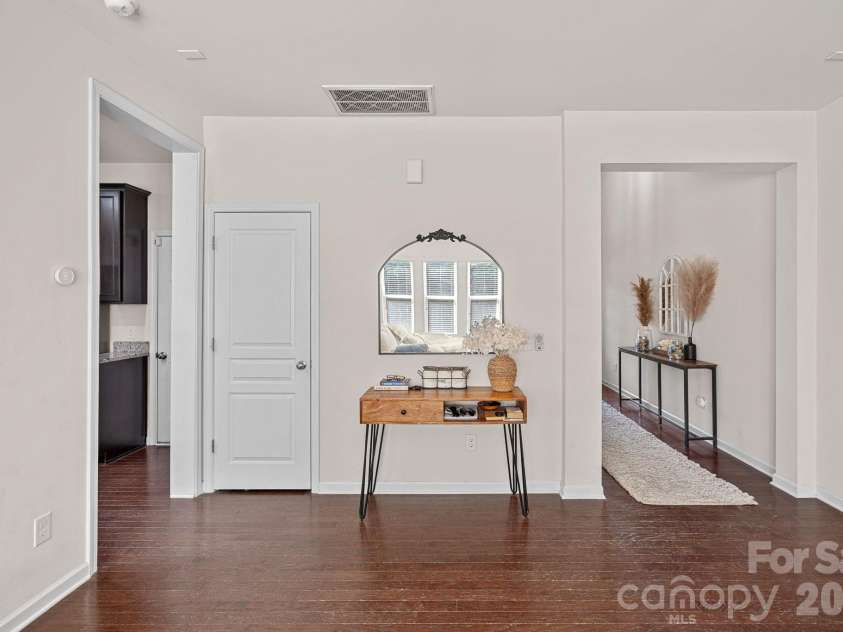 2219 Whitford Lane, Charlotte, NC 28210.  MLS# CAR4362110, YatesRealty ID 9052. 
