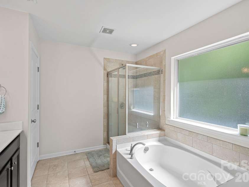 2219 Whitford Lane, Charlotte, NC 28210.  MLS# CAR4362110, YatesRealty ID 9052. 
