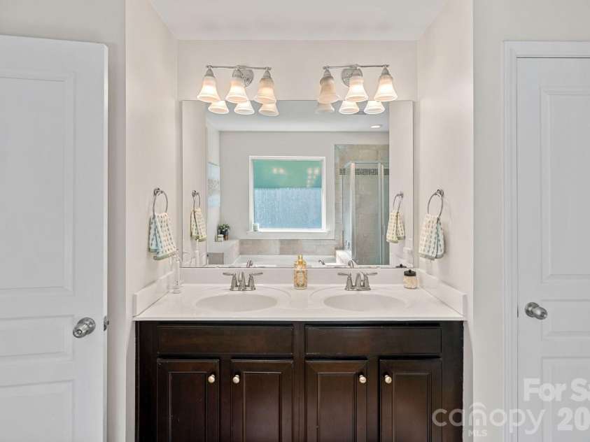 2219 Whitford Lane, Charlotte, NC 28210.  MLS# CAR4362110, YatesRealty ID 9052. 