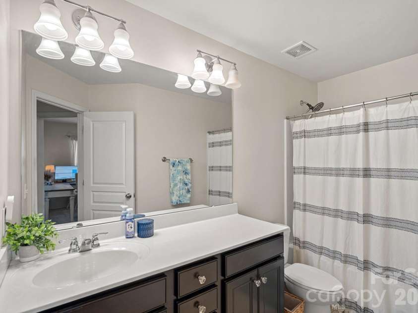 2219 Whitford Lane, Charlotte, NC 28210.  MLS# CAR4362110, YatesRealty ID 9052. 