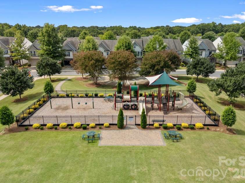 2219 Whitford Lane, Charlotte, NC 28210.  MLS# CAR4362110, YatesRealty ID 9052. 