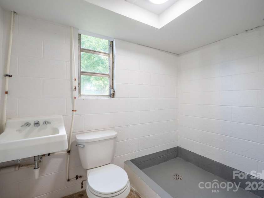 511 Villa Street, Kannapolis, NC 28083.  MLS# CAR4170205, YatesRealty ID 9053. Bath in Basement