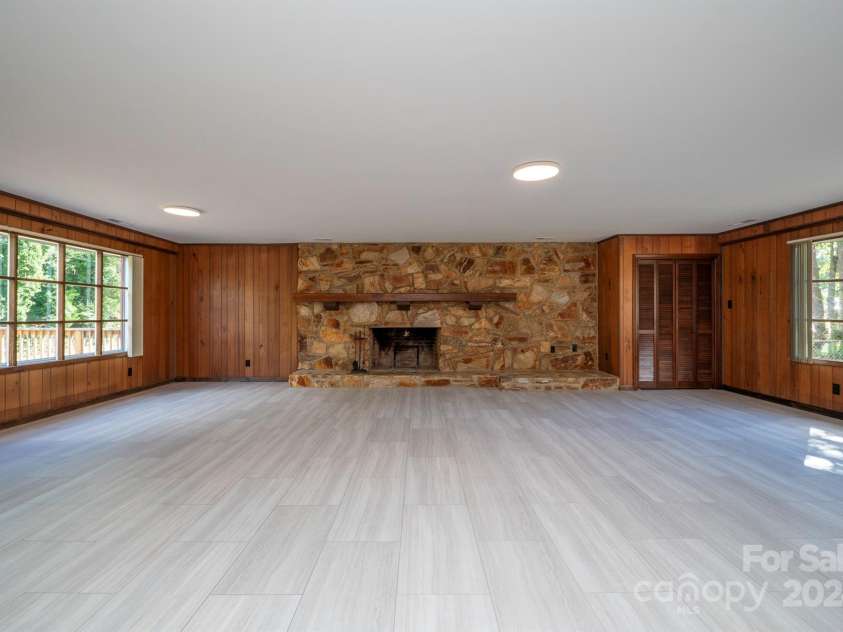511 Villa Street, Kannapolis, NC 28083.  MLS# CAR4170205, YatesRealty ID 9053. Great Room