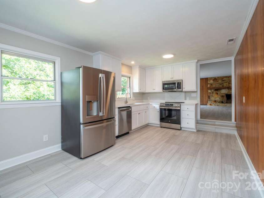 511 Villa Street, Kannapolis, NC 28083.  MLS# CAR4170205, YatesRealty ID 9053. Kitchen