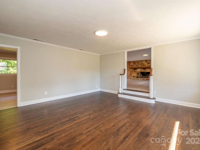 511 Villa Street, Kannapolis, NC 28083.  MLS# CAR4170205, YatesRealty ID 9053. Living Room