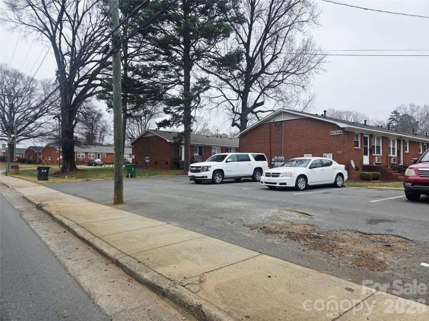 3500 Sharon Amity Road, Charlotte, NC 28205.  MLS# CAR4361715, YatesRealty ID 9054. 