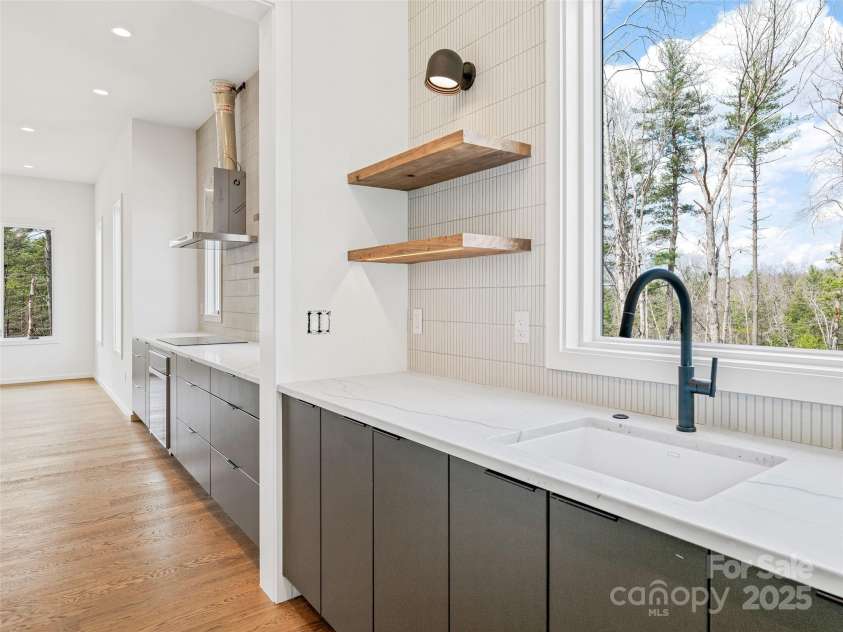 140 Upperfell Court, Asheville, NC 28803.  MLS# CAR4170941, YatesRealty ID 9056. 