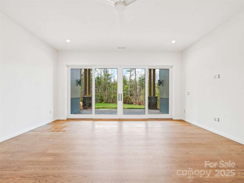 140 Upperfell Court, Asheville, NC 28803.  MLS# CAR4170941, YatesRealty ID 9056. 
