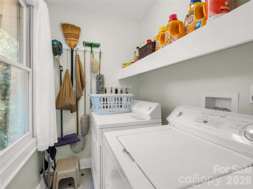 142 Winterview Trail, Hendersonville, NC 28739.  MLS# CAR4300750, YatesRealty ID 9056. Laundry on main level