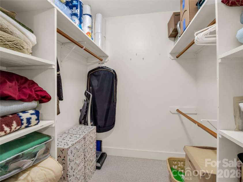 142 Winterview Trail, Hendersonville, NC 28739.  MLS# CAR4300750, YatesRealty ID 9056. Primary walk-in closet
